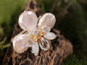 翩影蘭語 Fluttering Poise